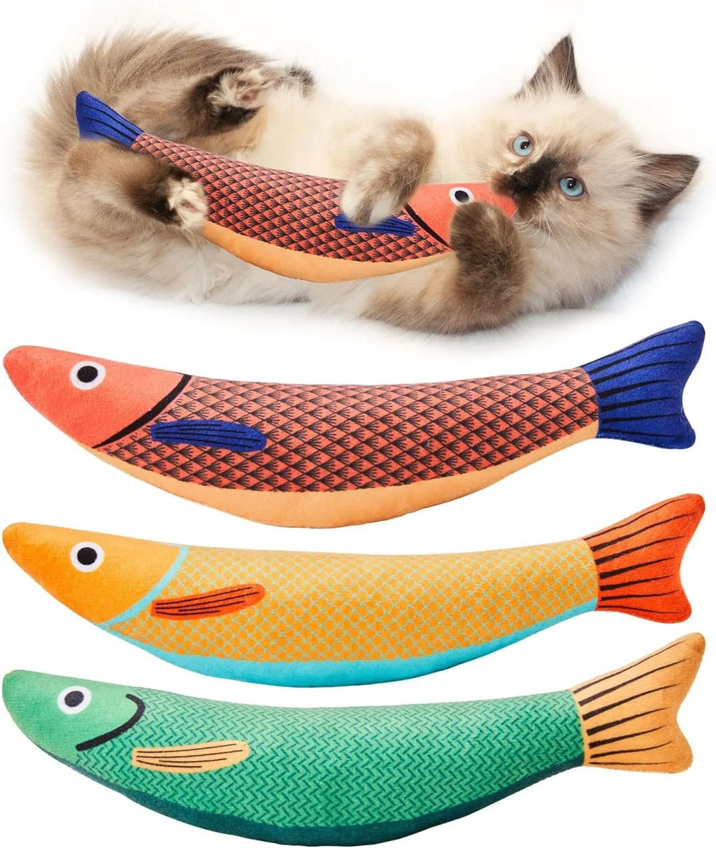 Saury fish shaped cat toy with organic catnip filling and crinkle sounds in green colour