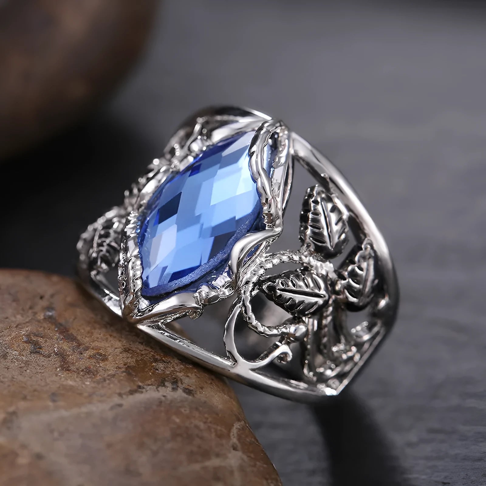 Blue crystal horse eye geometric ring for women in alloy with size options