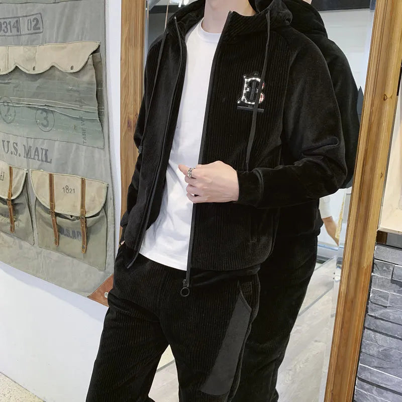Gold velvet sports suit for men with seven-minute sleeve top and full-length trousers in casual style