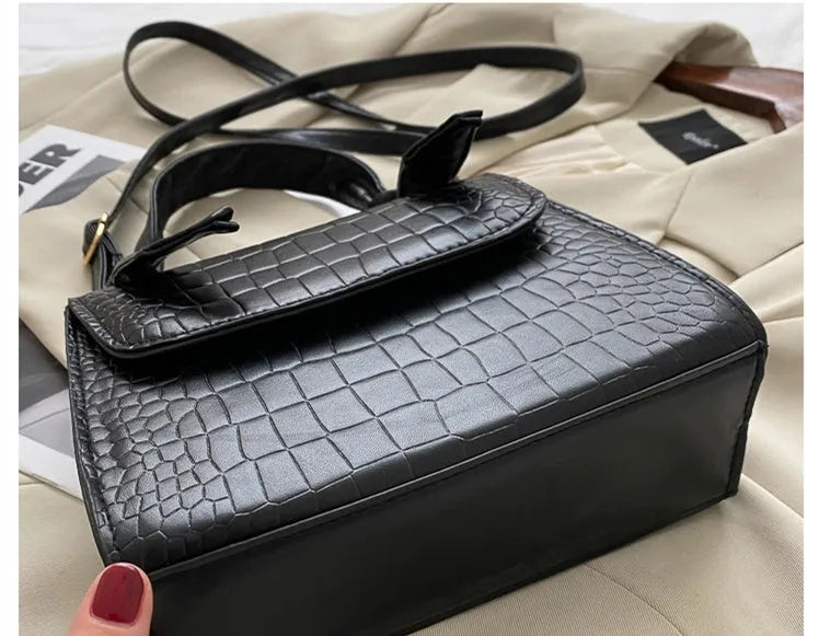 Small square retro armpit bag in PU with stone pattern, magnetic buckle, 120cm strap, Black Blue White Yellow
