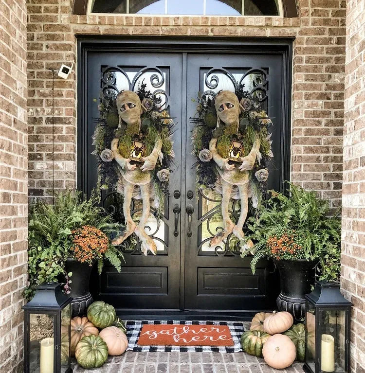 Realistic mummy skeleton hands Halloween wreath 46cm for front door hanging