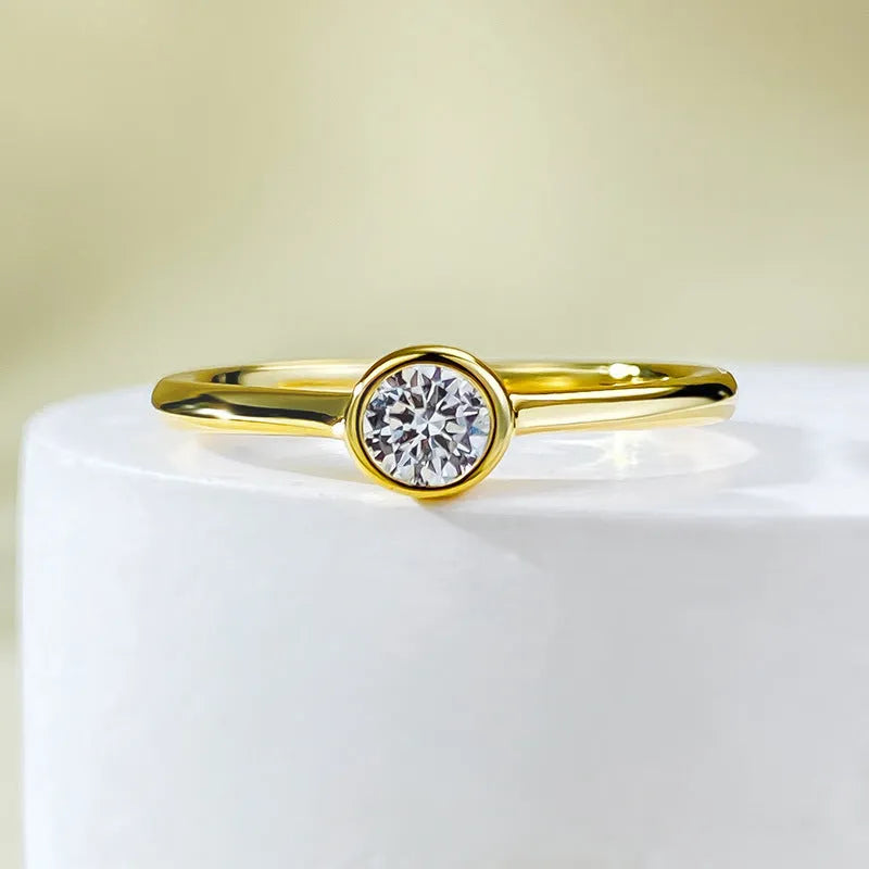 Minimalist silver crown-shaped ring with linear detailing in platinum or gold finish