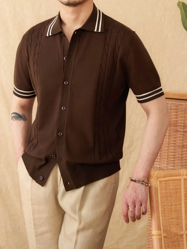 Cotton leisure polo shirt with lapel collar and short sleeves in apricot colour.