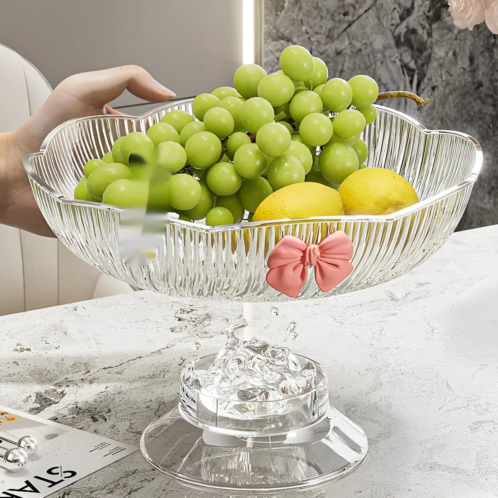 Light luxury plastic fruit plate with drain in cream white colour