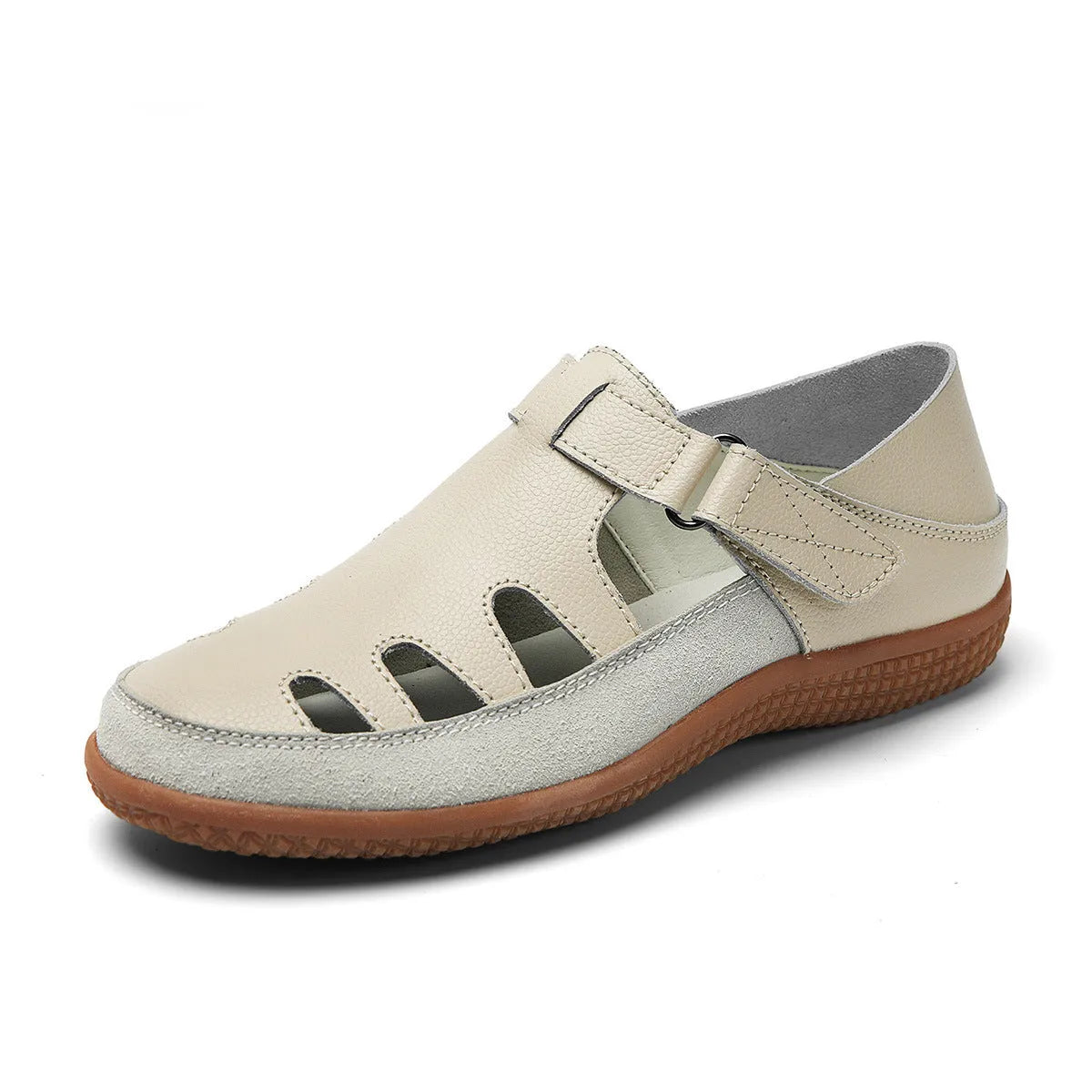 Women's plus size flat heel sandals with hollow breathable design and toe cap