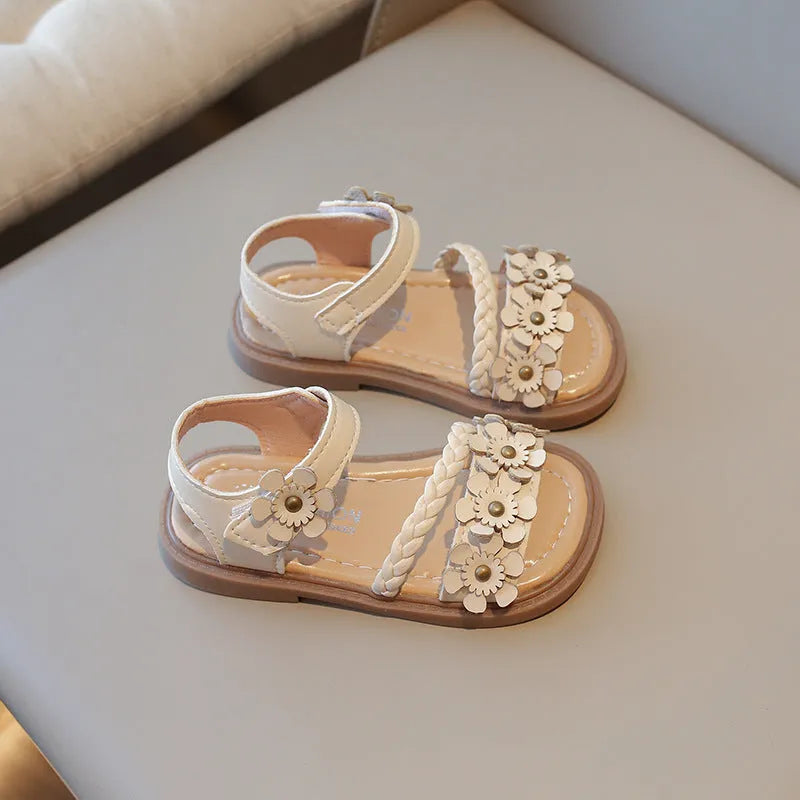 Childrens fashion flower soft bottom beach shoes for girls in beige with PU upper and flexible sole