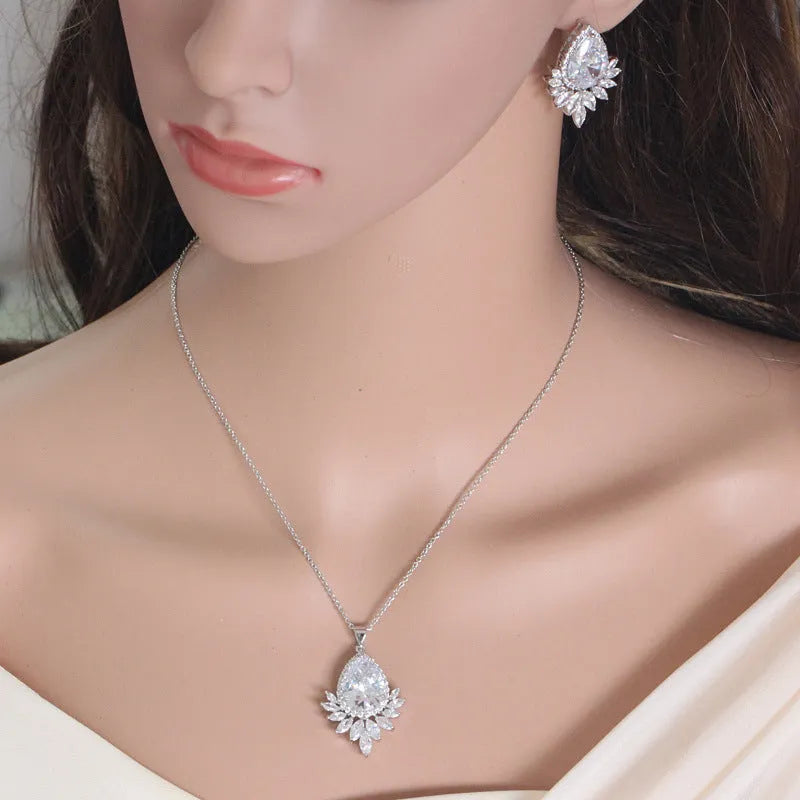 AAA jewellery chain and bridal banquet set with blue, red, and white colour options