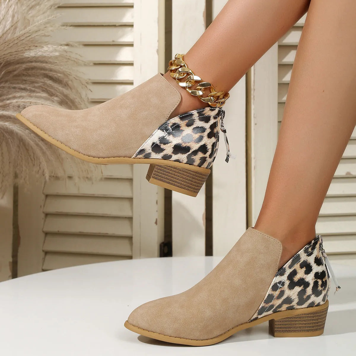 Women's leopard print pointed toe chunky heel boots in brown suede with back zipper