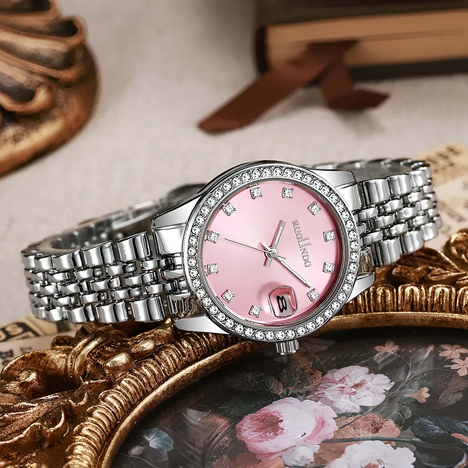 Women's silver quartz watch with 32mm alloy case and stainless steel buckle