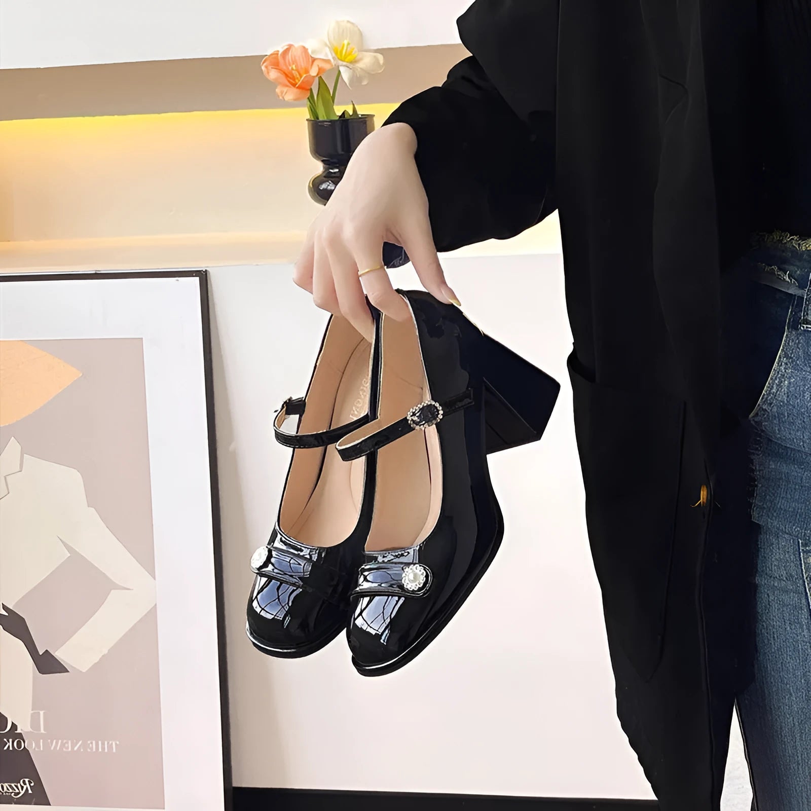 Women's black patent leather wide-fit heels with chunky heel and round toe