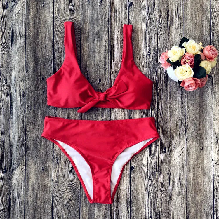 Pure colour bikini set in European American style with tight fitting design and sleeveless construction