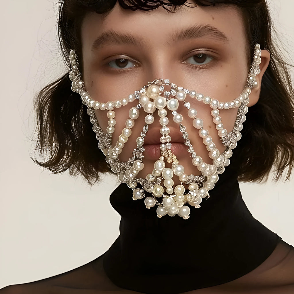 Geometric women's party mask with rhinestone decoration in silver or gold alloy