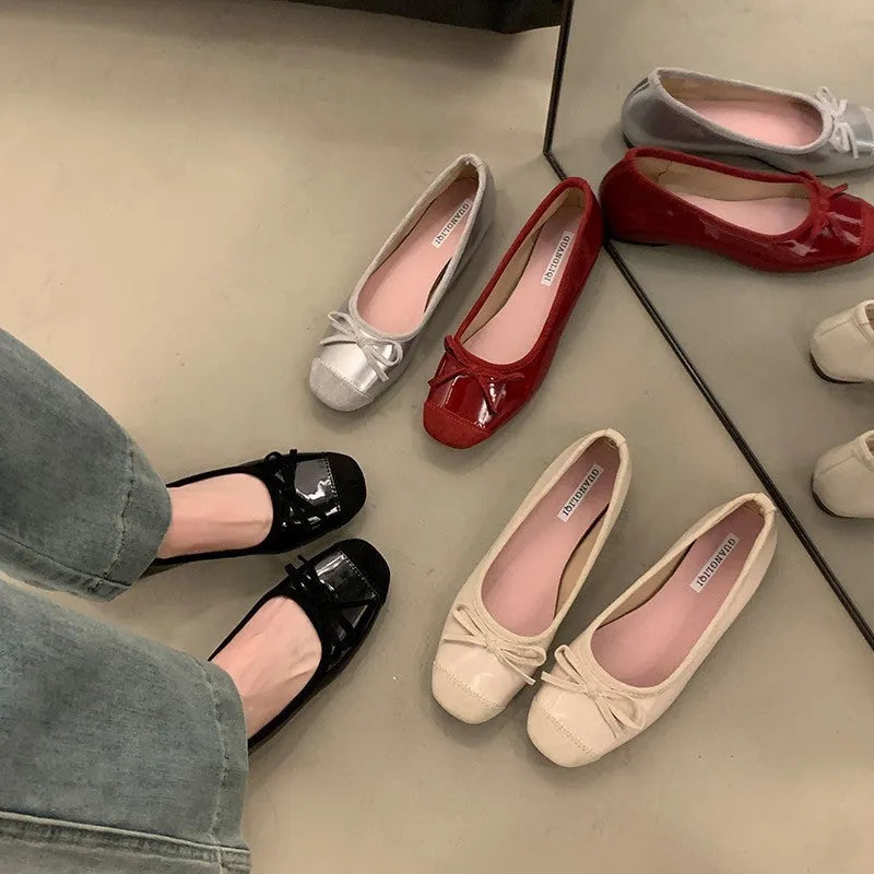 Women's retro ballet flats in Mary Jane style with bow detail and square toe