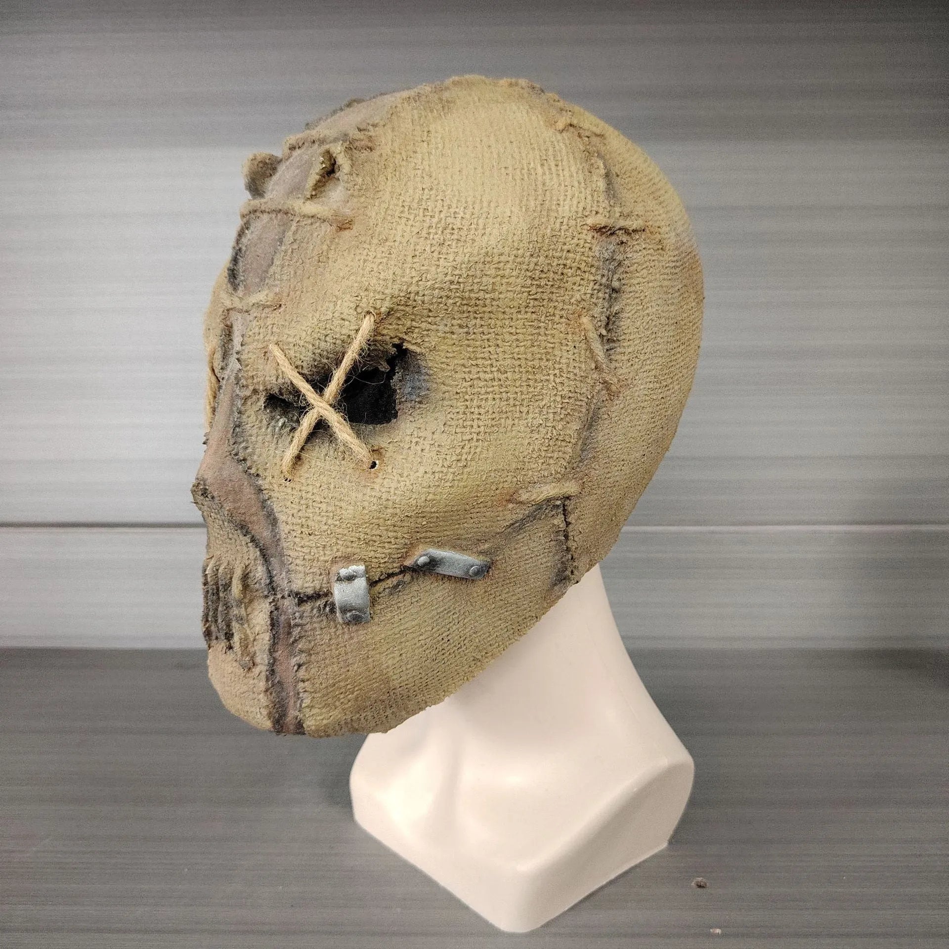 Scar skull design latex horror mask for Halloween costumes measuring 31cm tall