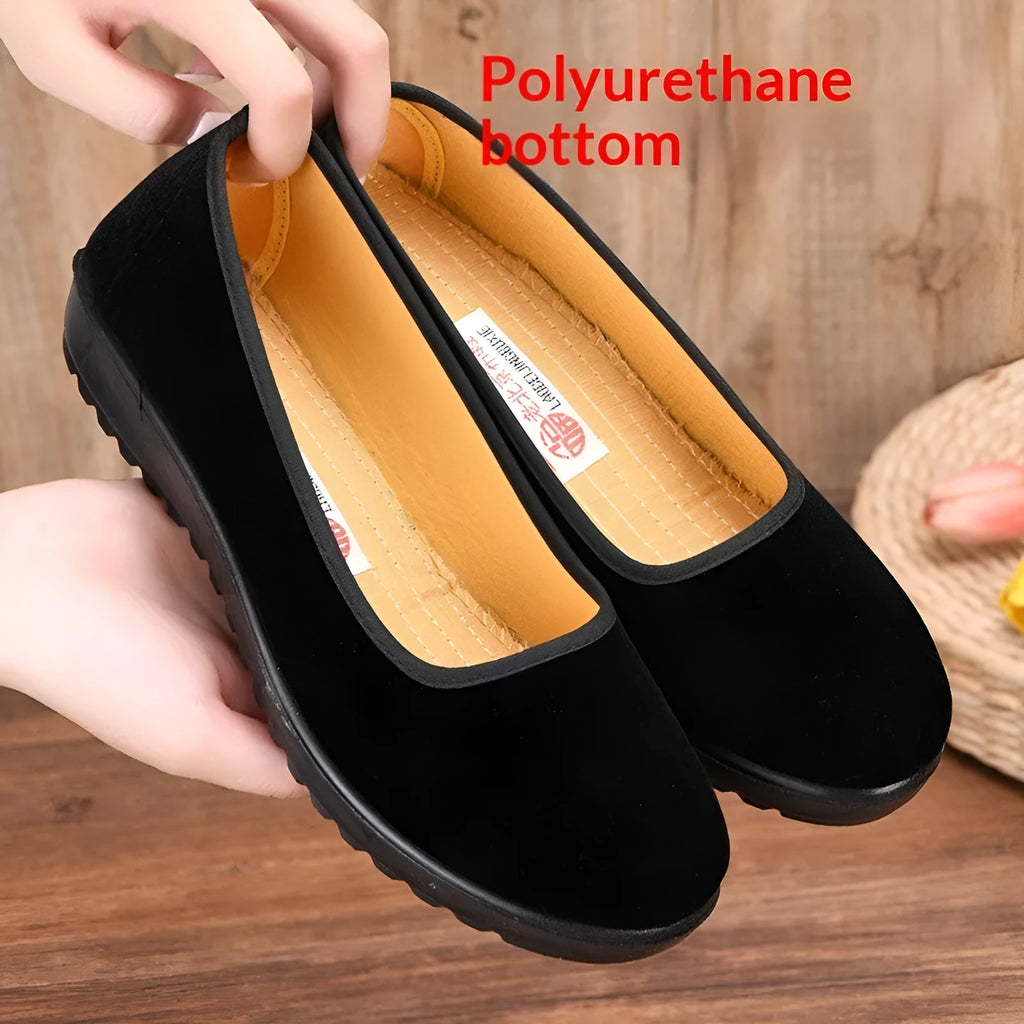 Black women's Old Beijing cloth shoes with flannel upper, cotton lining, flat polyurethane sole, round toe, sizes 34-41
