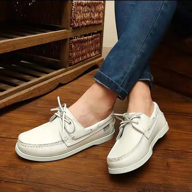 Men's British-style casual shoes with round toe and flat heel design in solid colour options