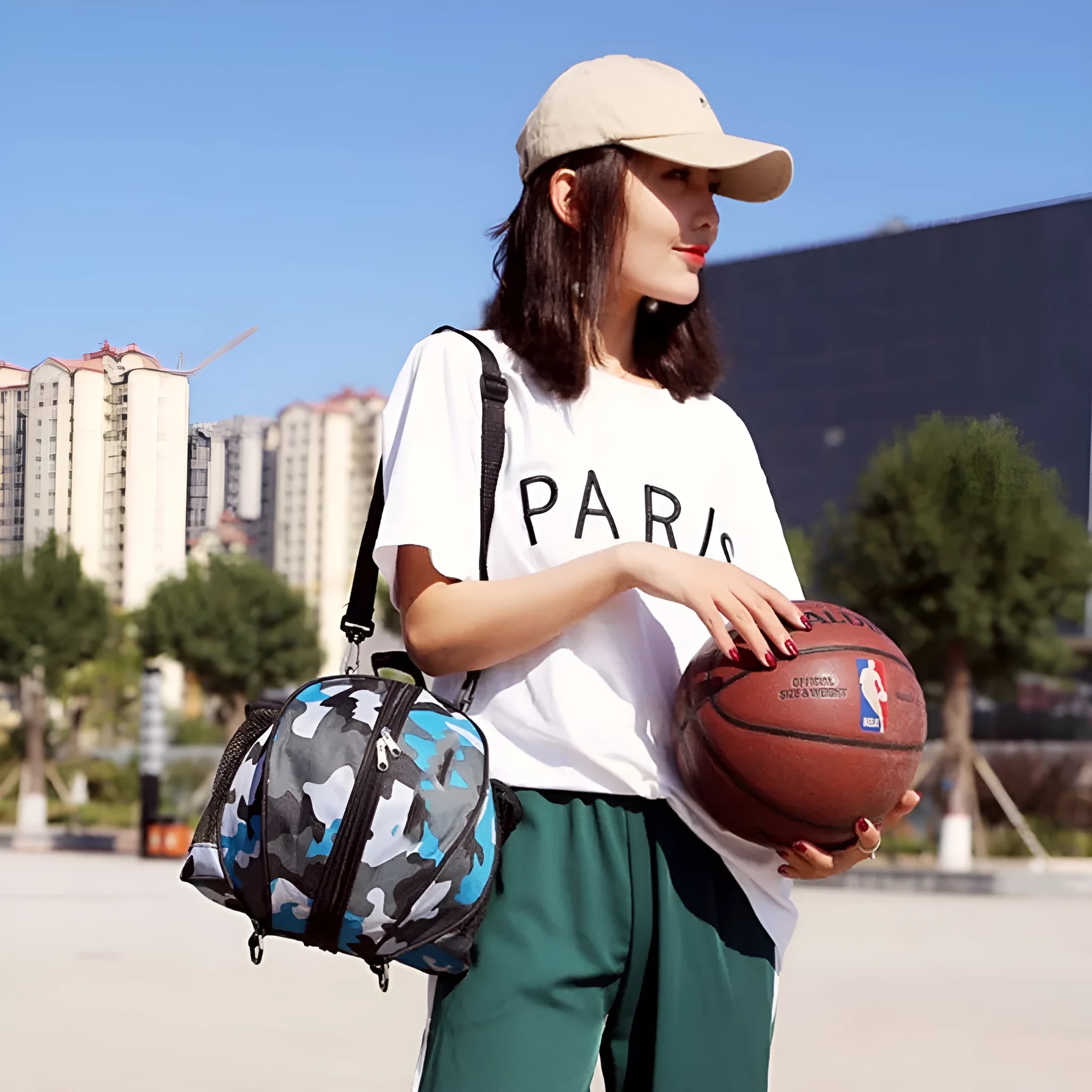 Oxford cloth basketball training bag showing 9 litre capacity with shoulder carrying options