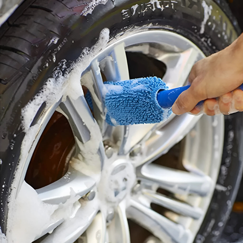 Microfiber car tyre brush with long 50cm handle for cleaning wheels and hub caps