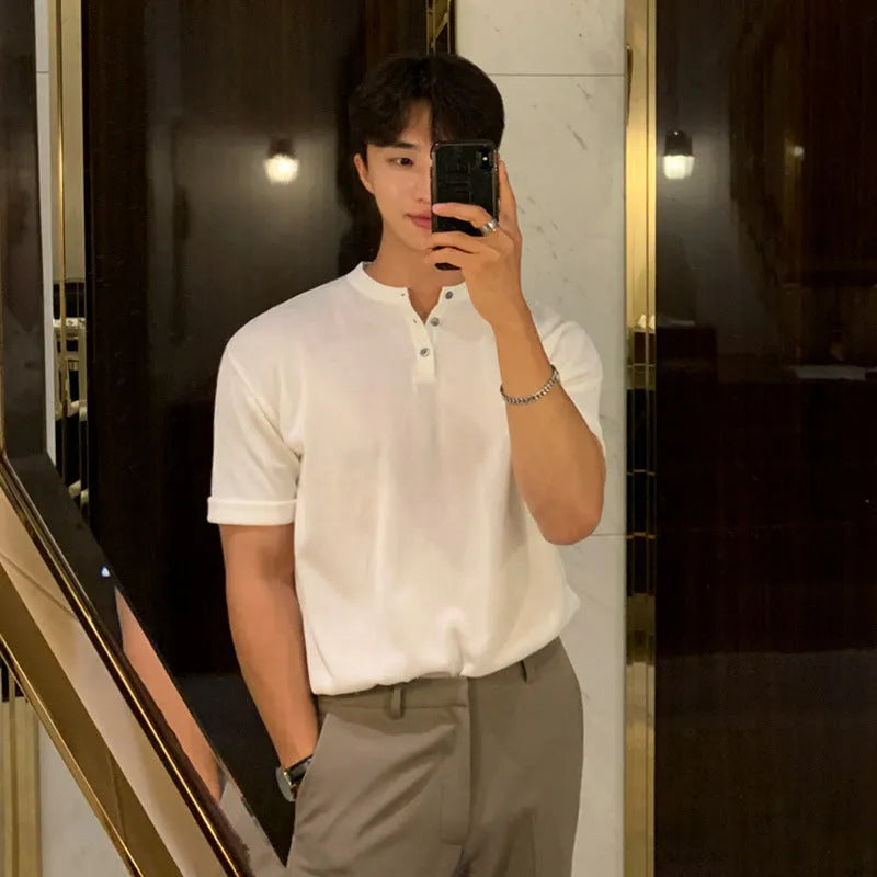 Men's black slim-fit short-sleeved knitted pullover shirt made from Vinylon fabric.