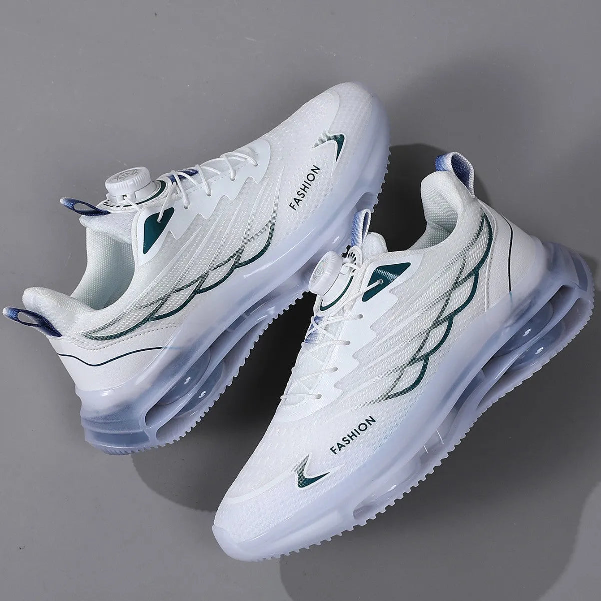 White Korean-style casual sports shoes with mesh upper and rubber sole