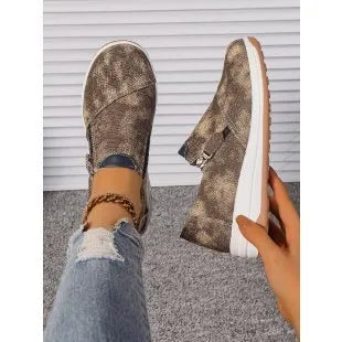 Plus size women's canvas slip-on shoes, round toe, flat rubber sole, blue or brown, sizes 36 to 43