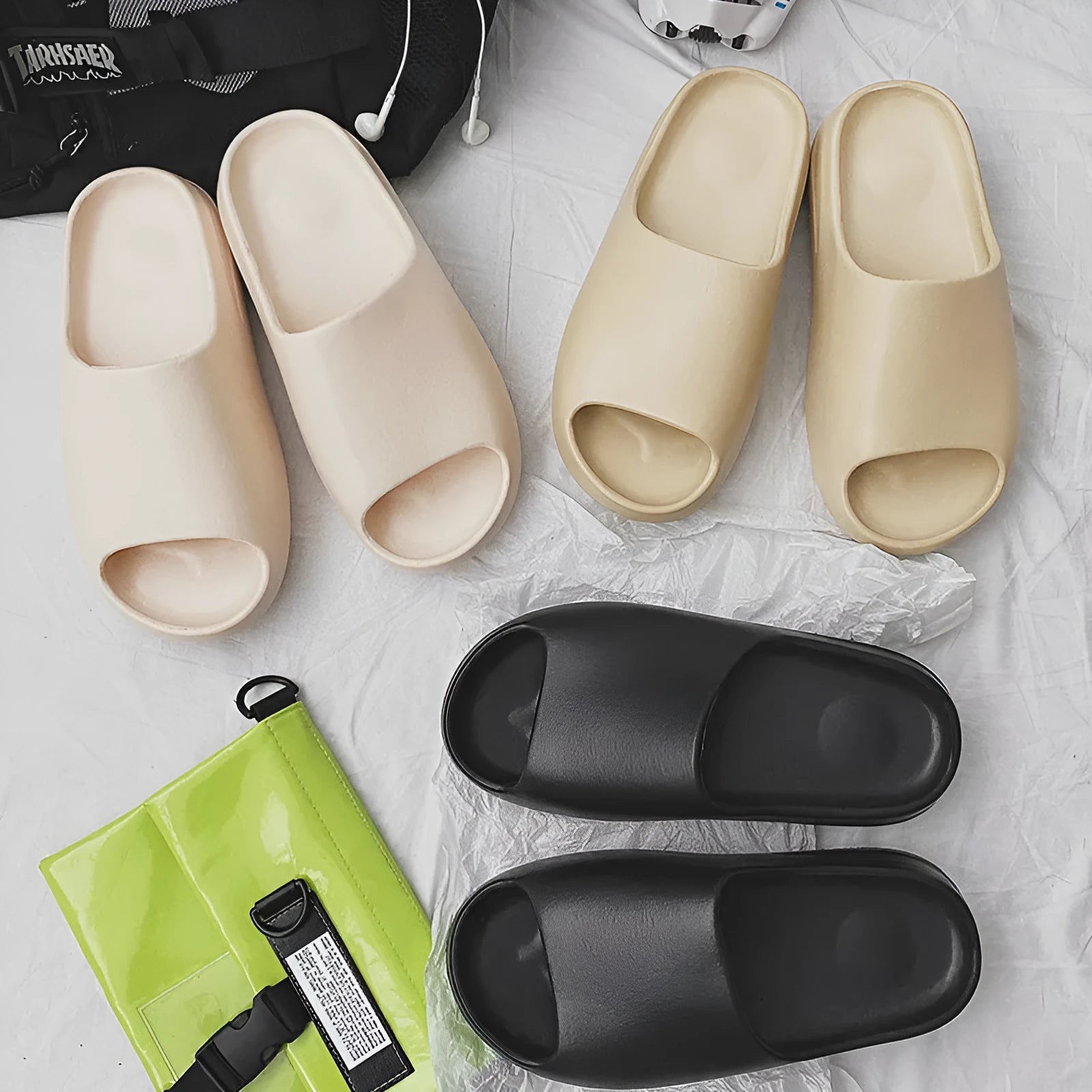 Women's thick sole beach slippers in black, green or brown with EVA injection-moulded construction