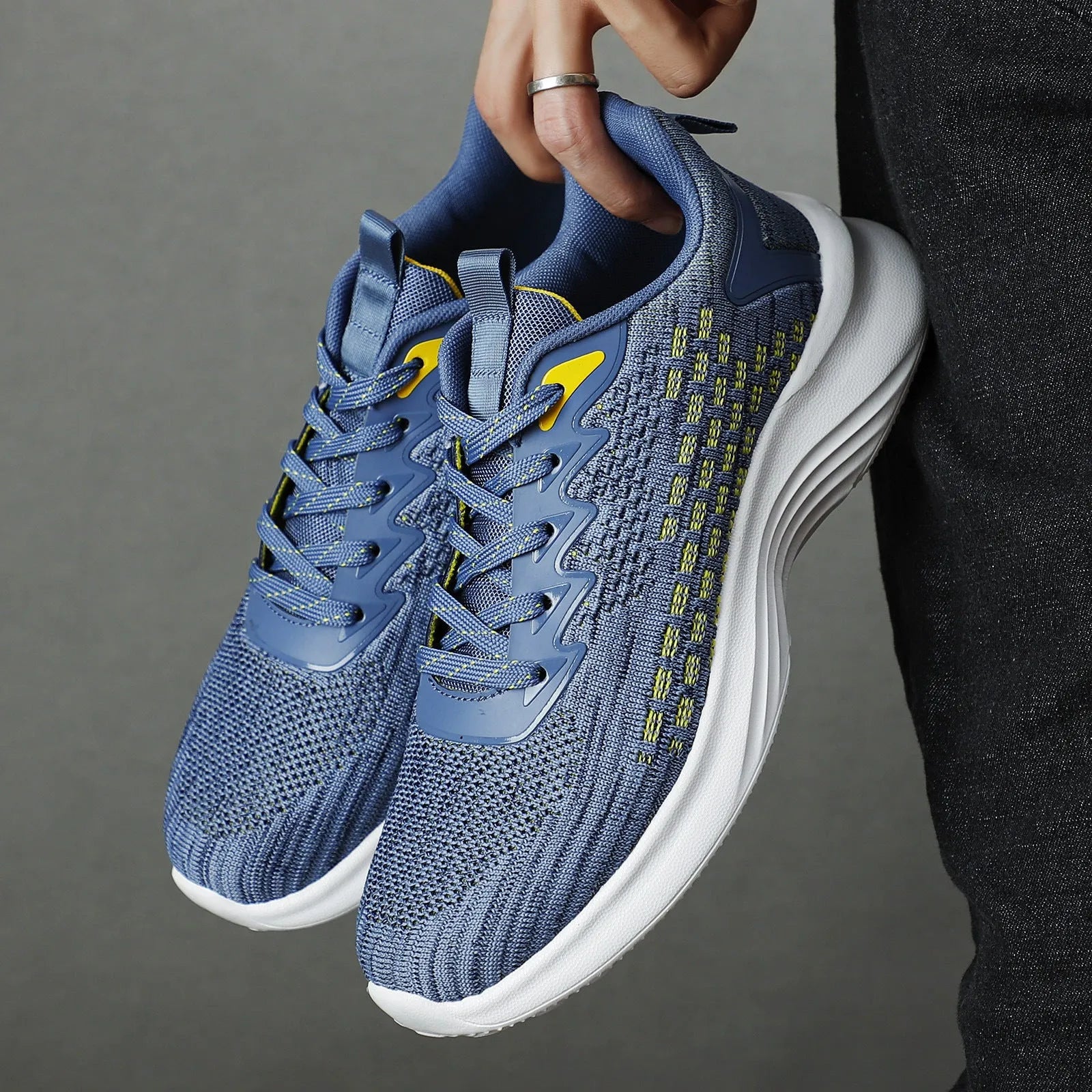 Lavender purple women's Flyknit running shoes with striped pattern and EVA sole.