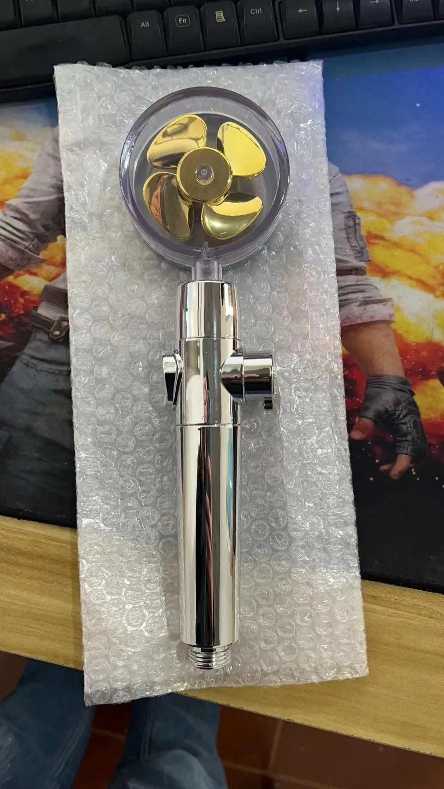 Turbo propeller shower head in gold with holder, ABS material, high-pressure rainfall design