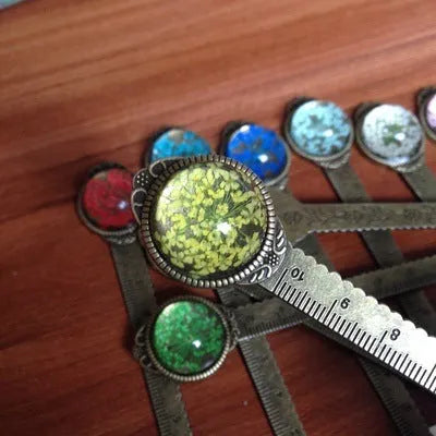 Handmade dried gypsophila flower bookmark ruler with lace flowers and four-leaf clover design