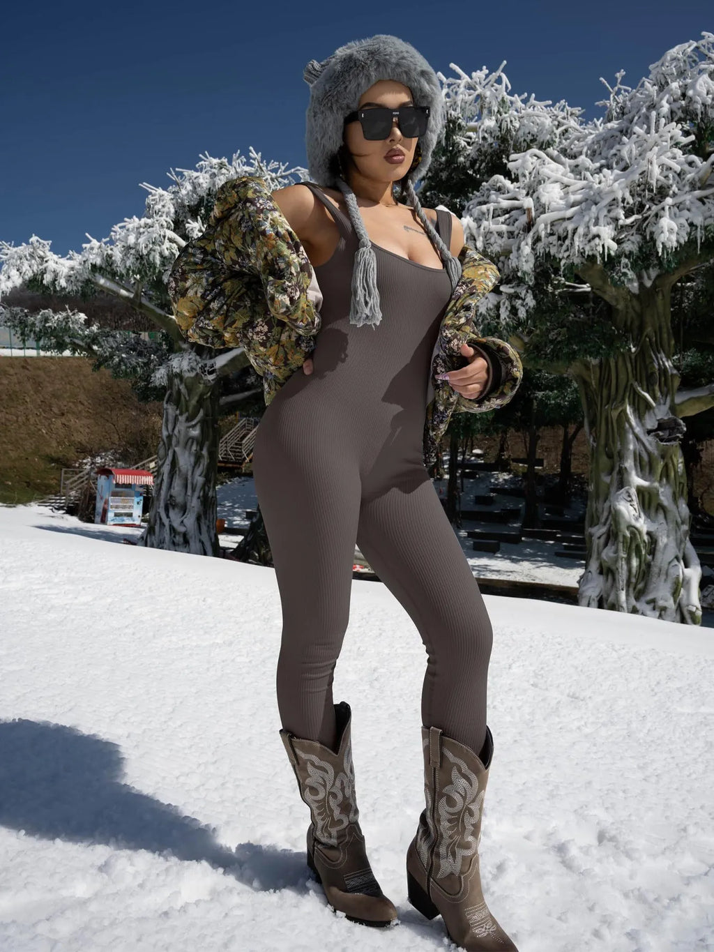 Women's high-waist suspender tights in spandex with long sleeves, shown in a solid colour.