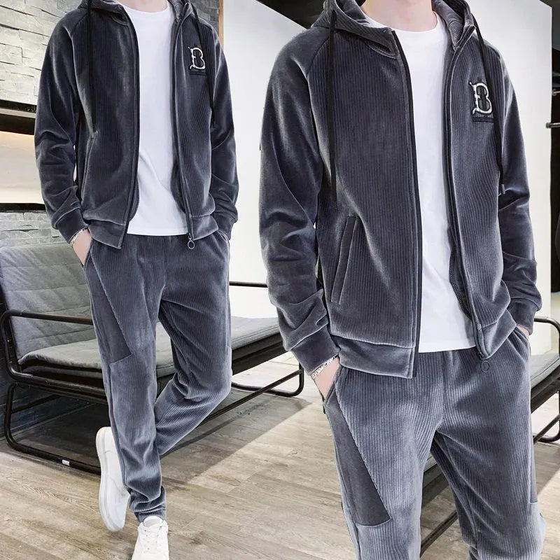 Gold velvet sports suit for men with seven-minute sleeve top and full-length trousers in casual style