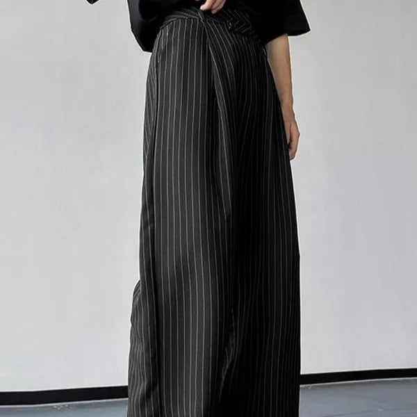 Black men's trousers with vertical stripes and front pleats on elastic bamboo fabric