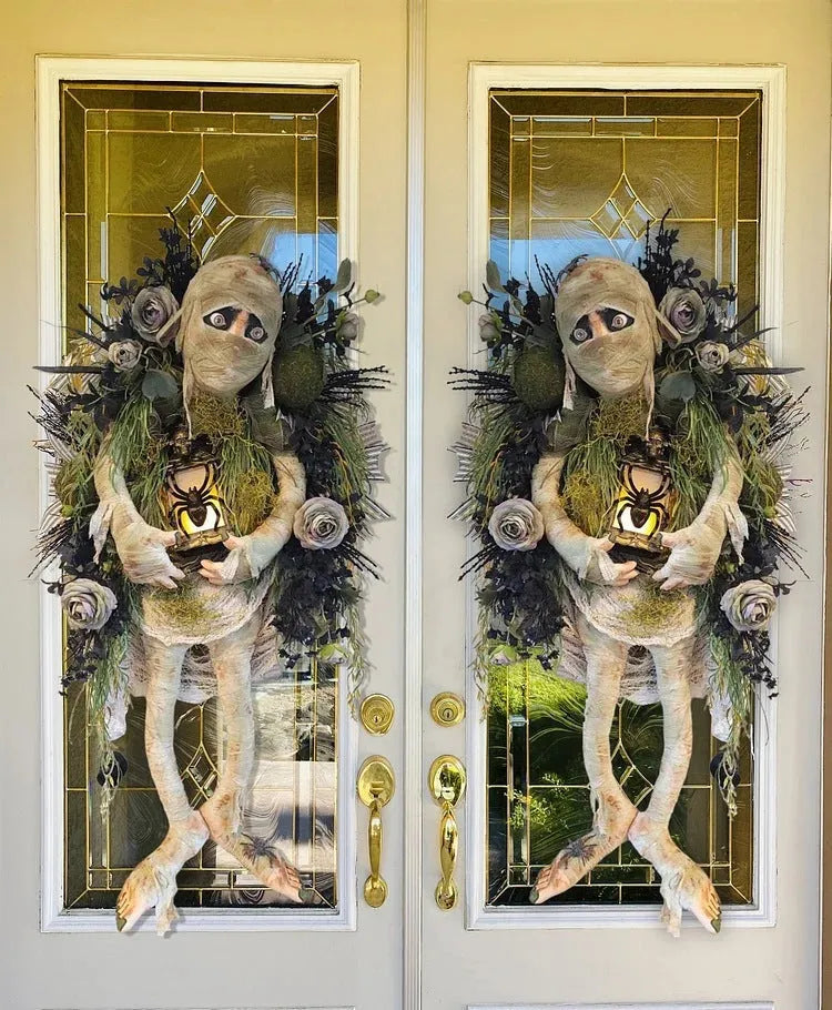Realistic mummy skeleton hands Halloween wreath 46cm for front door hanging