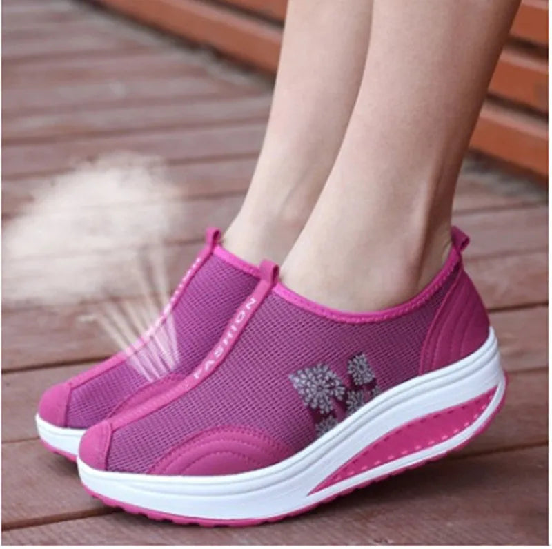 Women's mesh platform sneakers with wedge heel, 259 black, size 35-40