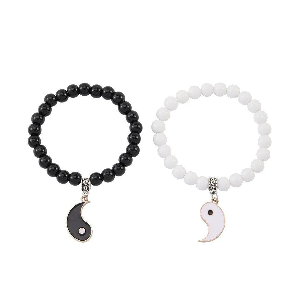 Geometric eight-diagram alloy bracelet with electroplated finish on wrist