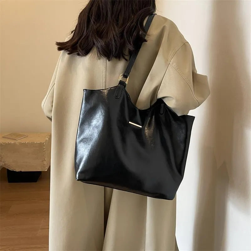 Large capacity corduroy one-shoulder underarm bag with PU lining and contrast colour detail, shown in black, milky white, brown, and beige.