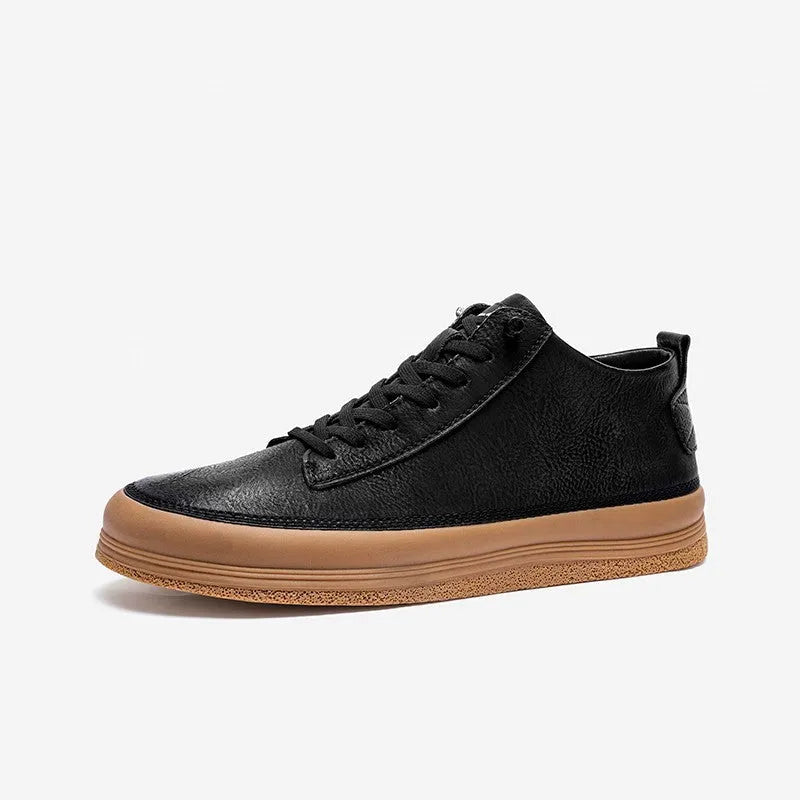 Men's black casual leather shoes with round toe and lace-up lanyard on a white background.