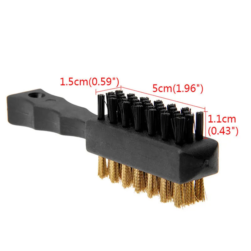 Double-sided golf club cleaning brush with nylon and steel wire bristles, measuring 12.5 x 5 cm