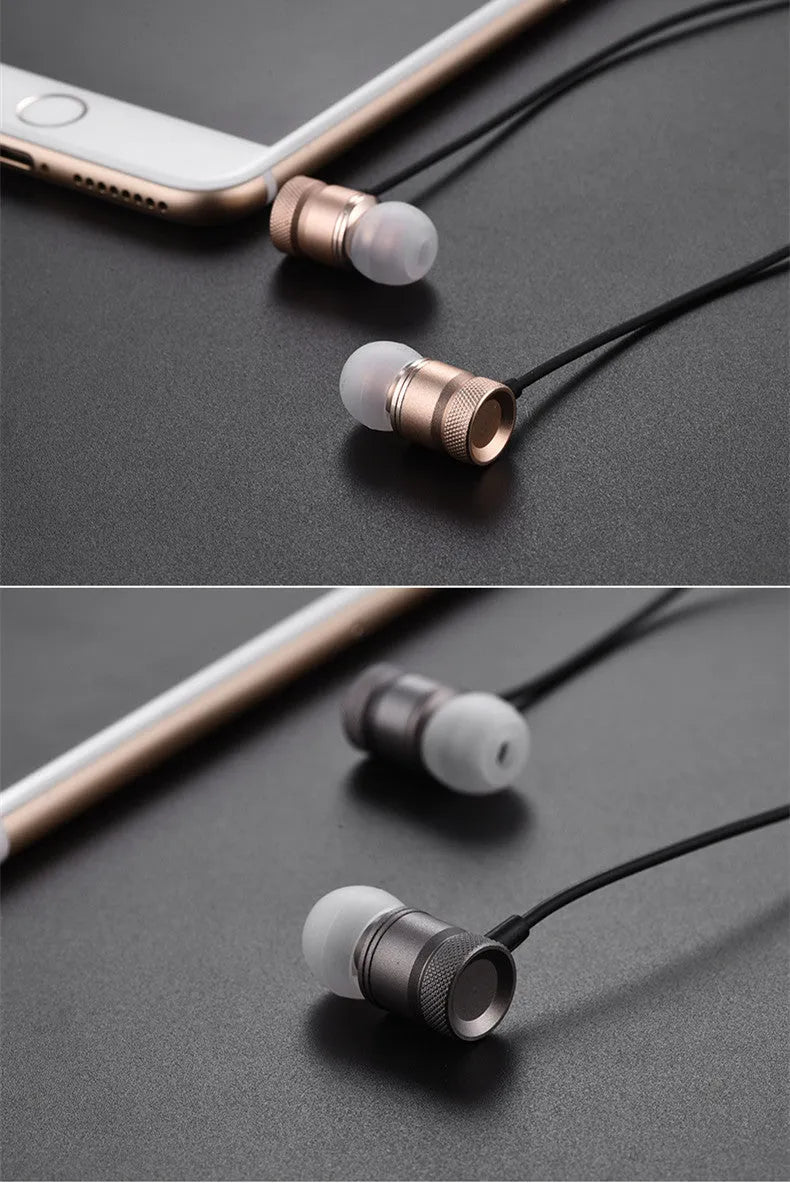 In-ear music video headphones with TPE construction, 32 ohm impedance and 10 mm horn diameter in black, gold, pink or silver