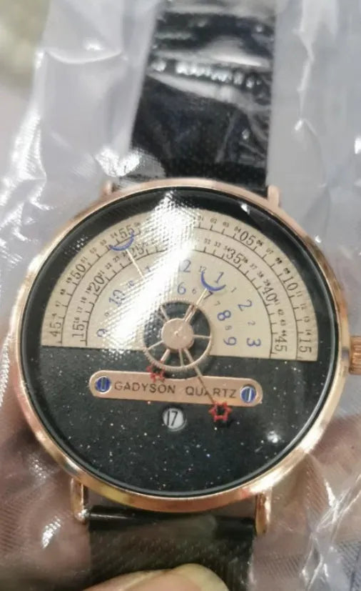 Men's creative sports wristwatch with 40mm alloy case, mineral glass, and onion crown detail