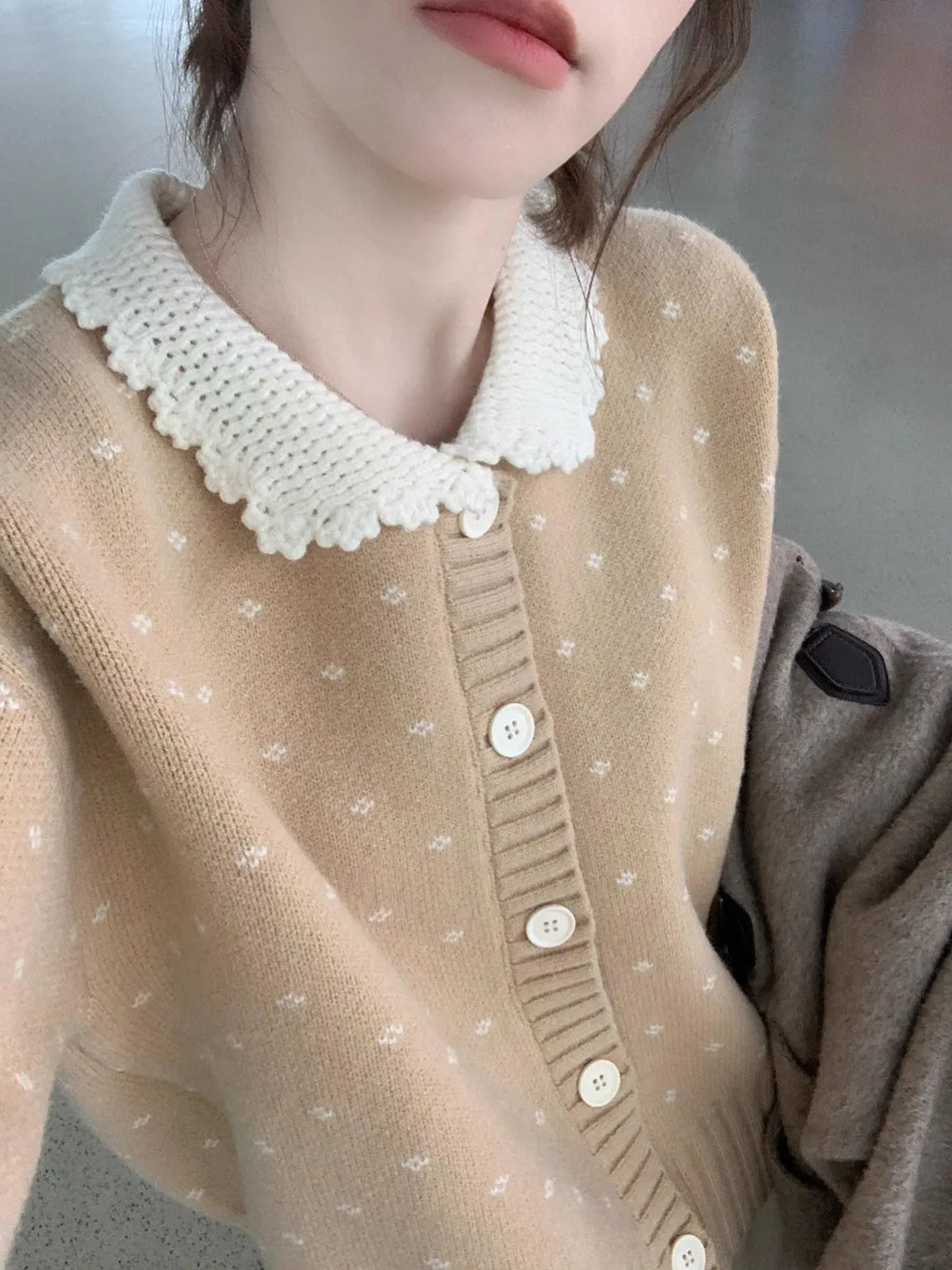 Retro Peter Pan collar floral knitted cardigan coat in casual style