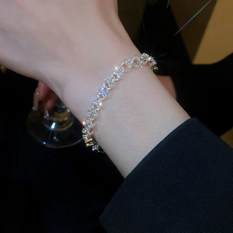 Silver heart bracelet for women with inlaid zircon and love heart charm, fashion OL style