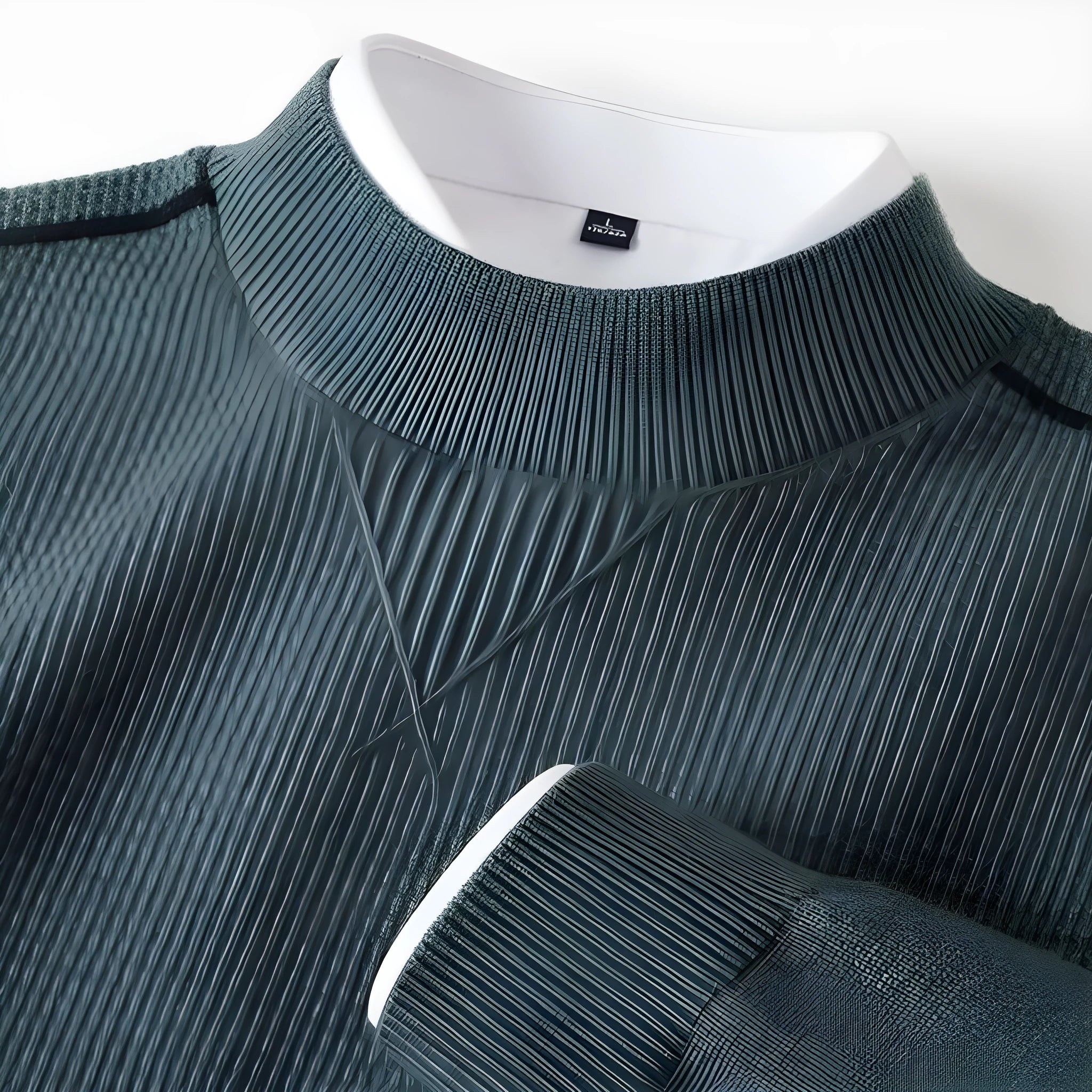 Men's wavy patterned pullover sweater in light green with stand collar and cotton lining