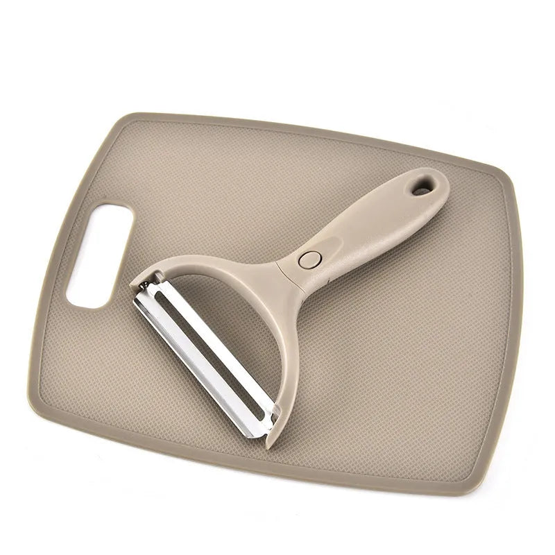 Three piece stainless steel cutter set with wheat straw chopping board, fruit knife and peeler in green