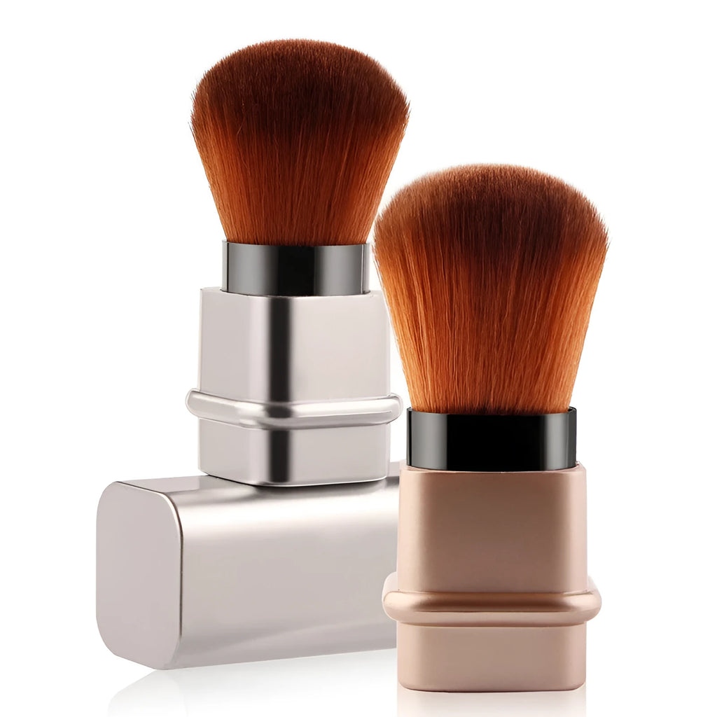 Portable single makeup brush with man-made fibre bristles and plastic handle in gold or silver, 8.1cm size, 40g weight