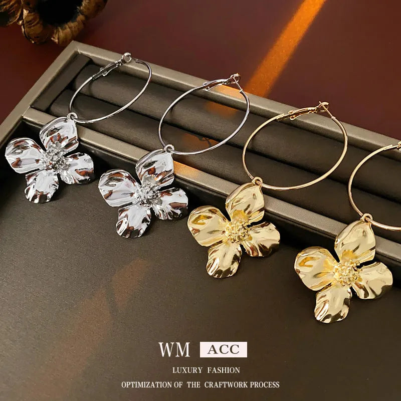 Silver Needle Metal Flower Earrings with geometric vintage design in gold or silver electroplated finish