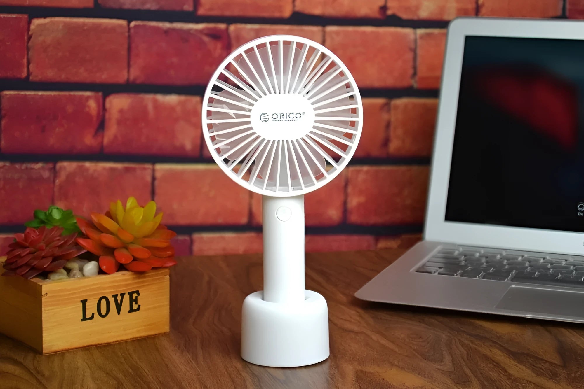 White ORICO FH1 portable USB desk fan with compact design and three-speed controls