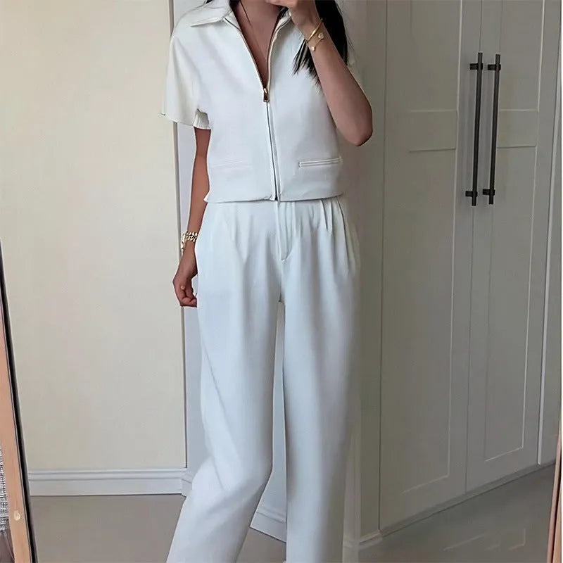 Casual loose-fit polyester top with short regular sleeves in black, white or yellow