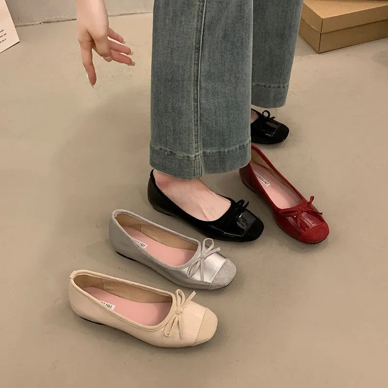 Women's retro ballet flats in Mary Jane style with bow detail and square toe