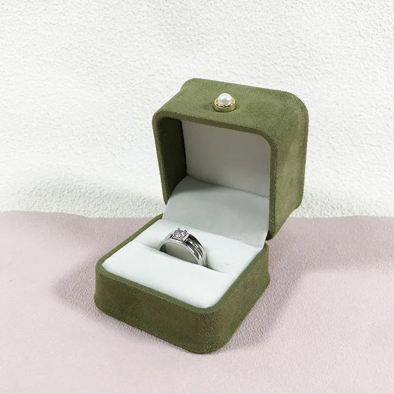 Fashion flannel waist-tight jewellery box with pearl buckle in light green for ring storage